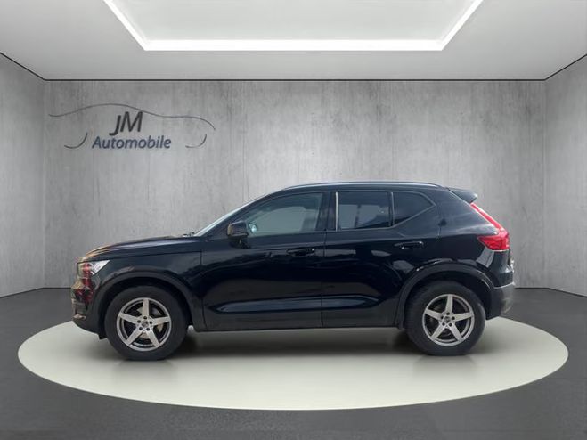Volvo XC40 Momentum Pro 2WD noir de 2020