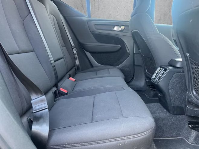 Volvo XC40 Momentum Pro 2WD noir de 2020