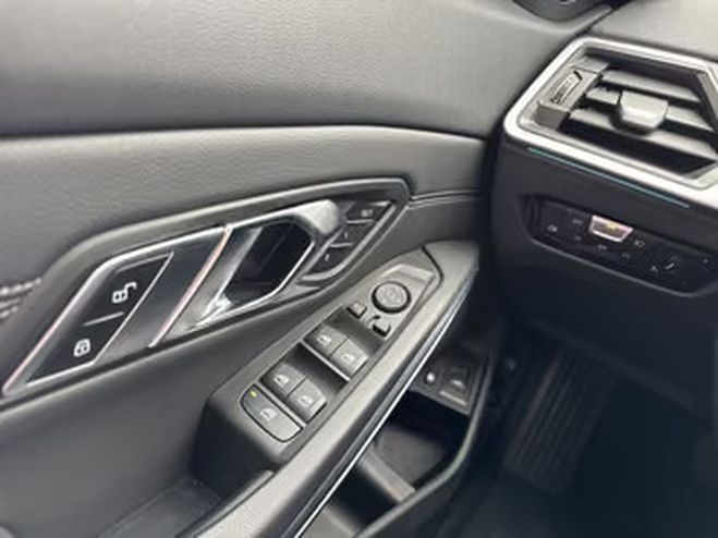 BMW Serie 3 330e Touring M Sport noir de 2023