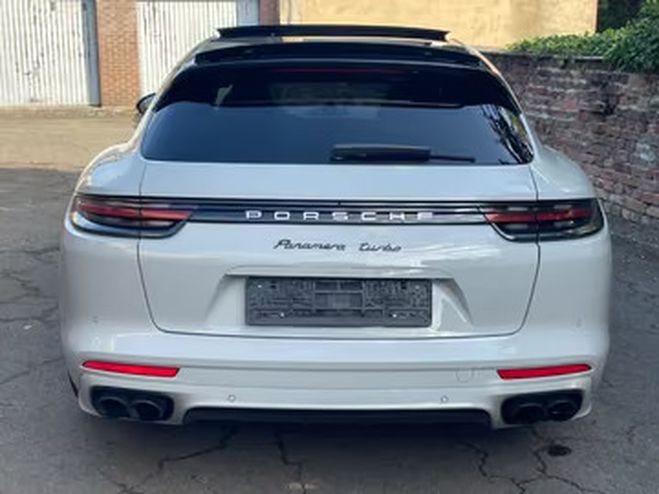 Porsche Panamera Turbo SportDesign Sport Chrono blanc de 2017