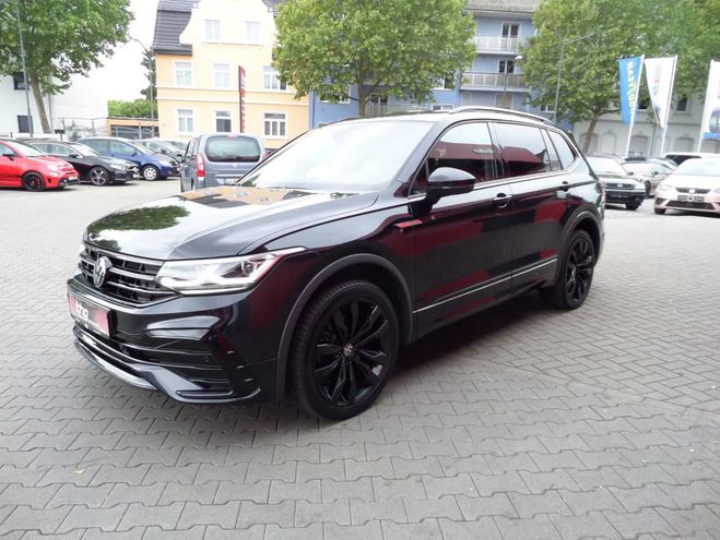 Volkswagen Tiguan 2.0 TDI R-Line 4MOTION noir de 2024