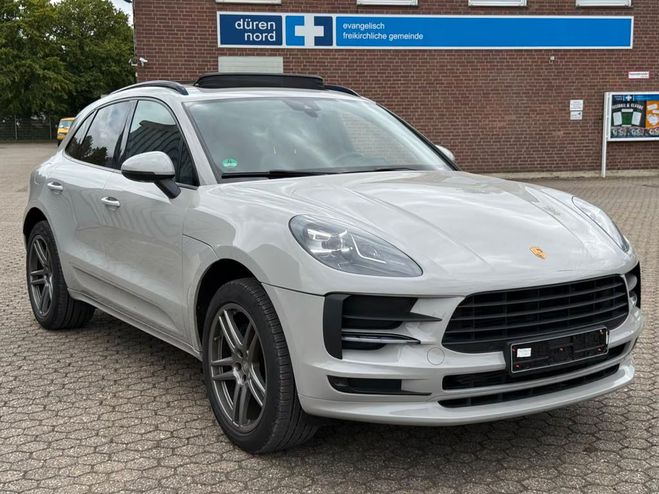 Porsche Macan  gris de 2020
