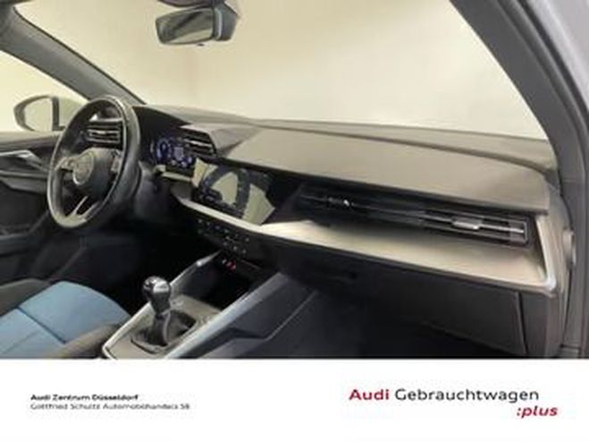 Audi A3 35 TFSI S line blanc de 2022