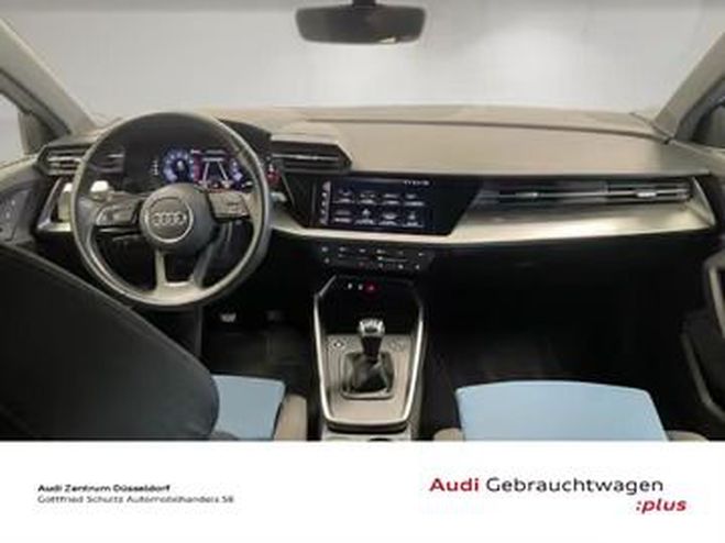 Audi A3 35 TFSI S line blanc de 2022