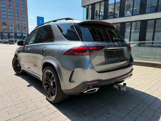 Mercedes GLE Benz de AMG Line gris de 2024