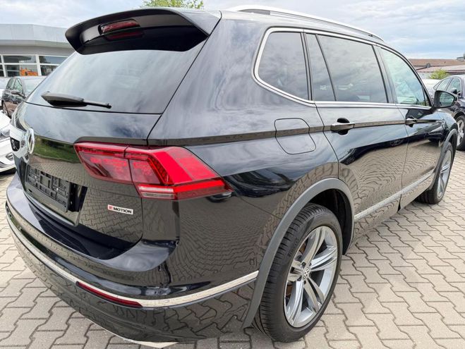 Volkswagen Tiguan R-Line 4MOTION noir de 2021
