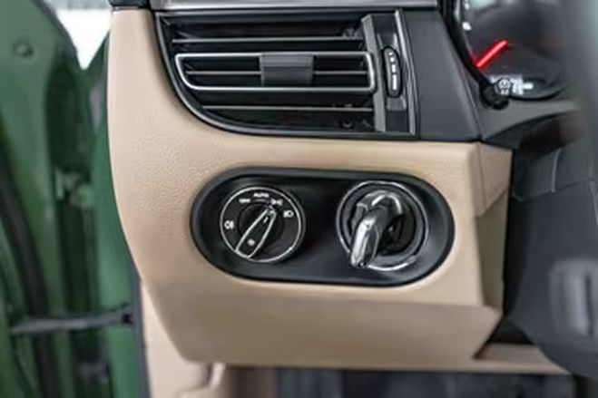 Cupra Formentor 1.5 TSI 150 ch blanc de 2023