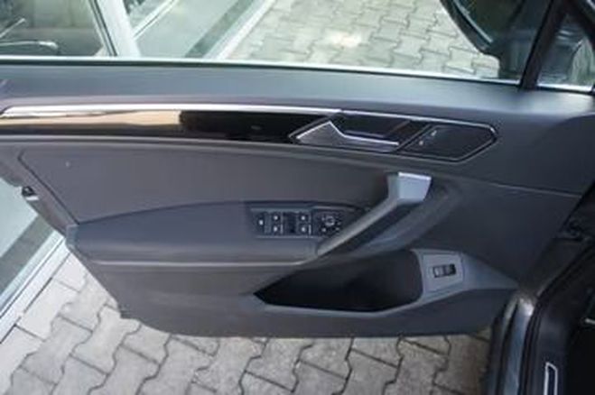 Volkswagen Tiguan 1.4 TSI ACT Comfortline R-Line gris de 2018