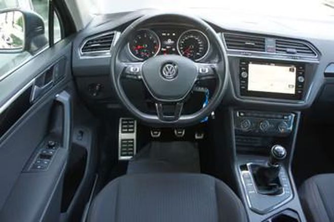 Volkswagen Tiguan 1.4 TSI ACT Comfortline R-Line gris de 2018