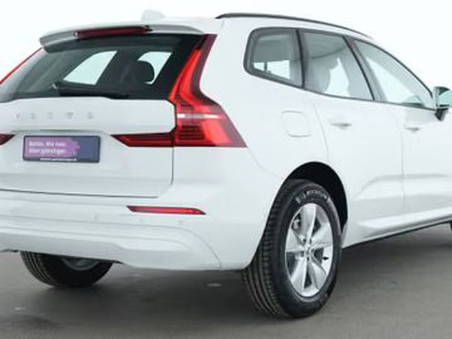 Volvo XC60 Momentum blanc de 2022