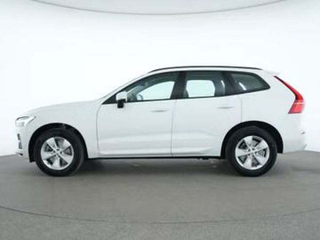 Volvo XC60 Momentum blanc de 2022