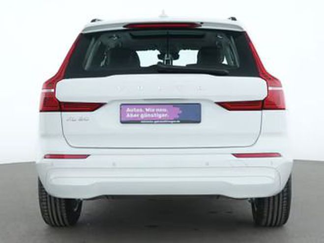 Volvo XC60 Momentum blanc de 2022