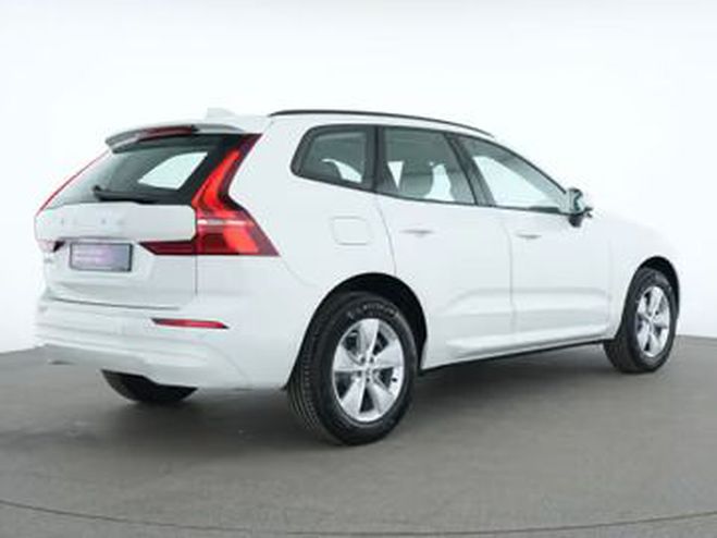 Volvo XC60 Momentum blanc de 2022