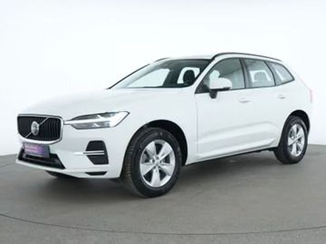 Volvo XC60 Momentum blanc de 2022