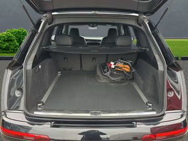Audi Q7 55 TFSI e quattro S line noir de 2020