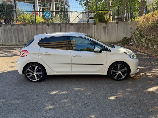 Peugeot 208 1.6 e-HDi 115ch BVM6 Allure - 1 �re main Blanc de 2013