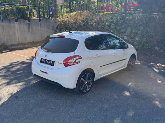 Peugeot 208 1.6 e-HDi 115ch BVM6 Allure - 1 �re main Blanc de 2013