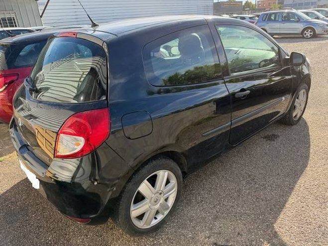 Renault Clio III 1.2 16v 75ch Collection Aliz� 3p NOIR de 2013