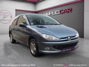  Voir d&eacute;tails -Peugeot 206 Urban &agrave; M�ry-sur-Oise (95)