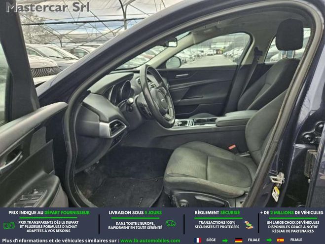 Jaguar XE 180 ch BVA Bleu M�tallique de 2016
