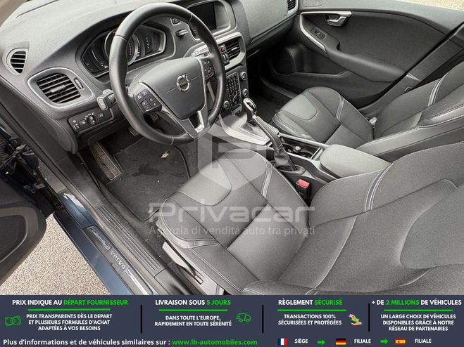 Volvo V40 T2 122 ch BVA Bleu M�tallique de 2019