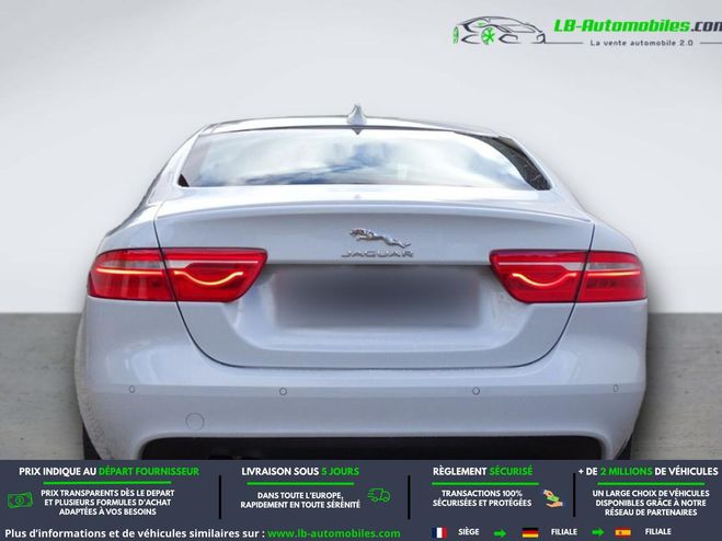 Jaguar XE 180 ch BVA Blanc M�tallique de 2017
