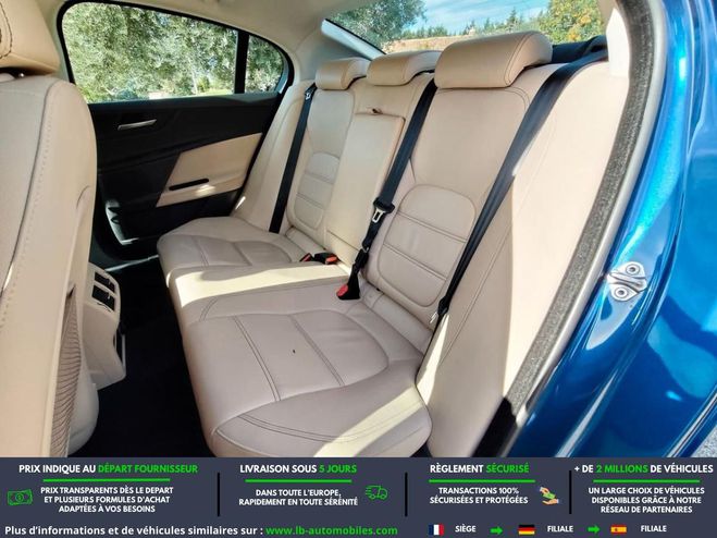 Jaguar XE 180 ch BVA Bleu M�tallique de 2016