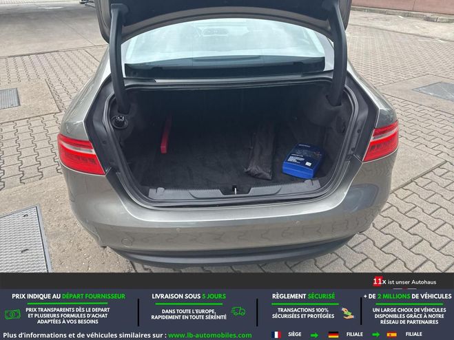 Jaguar XE 163 ch BVA E-Performance Argent� M�tallique de 2018