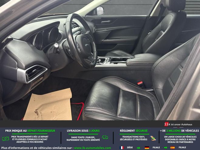 Jaguar XE 163 ch BVA E-Performance Argent� M�tallique de 2018