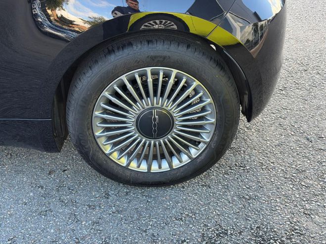 Fiat 500 500e Berline e 118 ch Nouvelle noir de 2024
