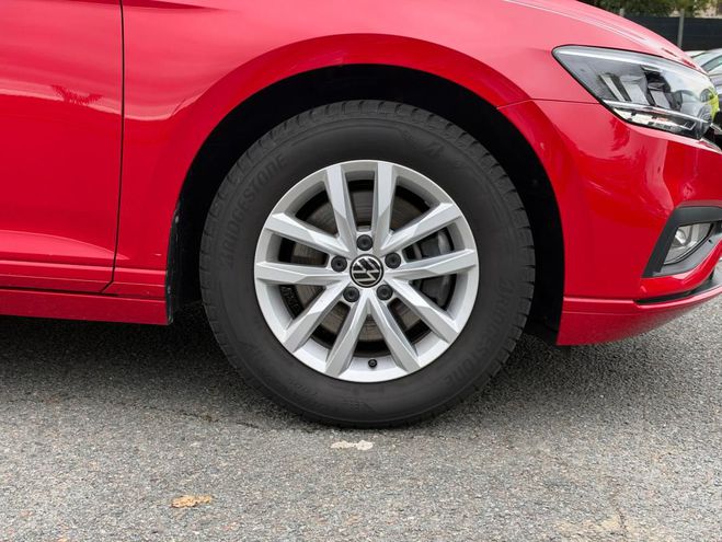 Volkswagen Passat 2.0 TDI EVO SCR 122 DSG7 Life Plus rouge de 2024