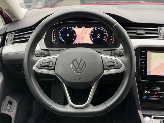 Volkswagen Passat 2.0 TDI EVO SCR 122 DSG7 Life Plus rouge de 2024