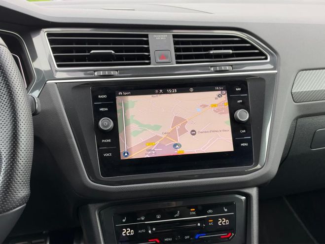 Volkswagen Tiguan 1.5 TSI 150ch DSG7 R-Line gris clair de 2023