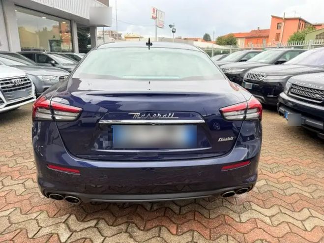 Maserati Ghibli L4 330 CV MHEV bleu de 2021