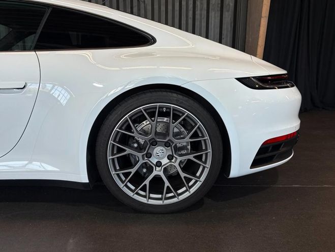 Porsche 911 Carrera avec �chappement sport blanc de 2023