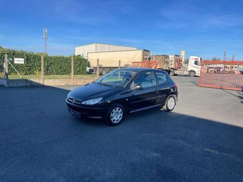 Peugeot 206 1.4 ESSENCE 75 CV GARANTIE 12 MOIS 2006 d'occasion a Cercottes (45)