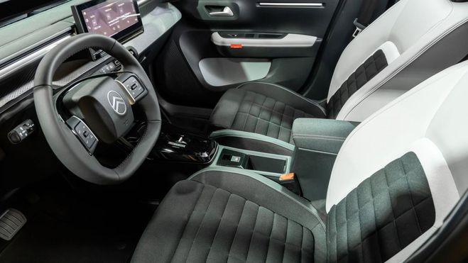 Citroen C3 �- - 113 BERLINE Max JA17 - Apple carpla Gris Mercury de 2025