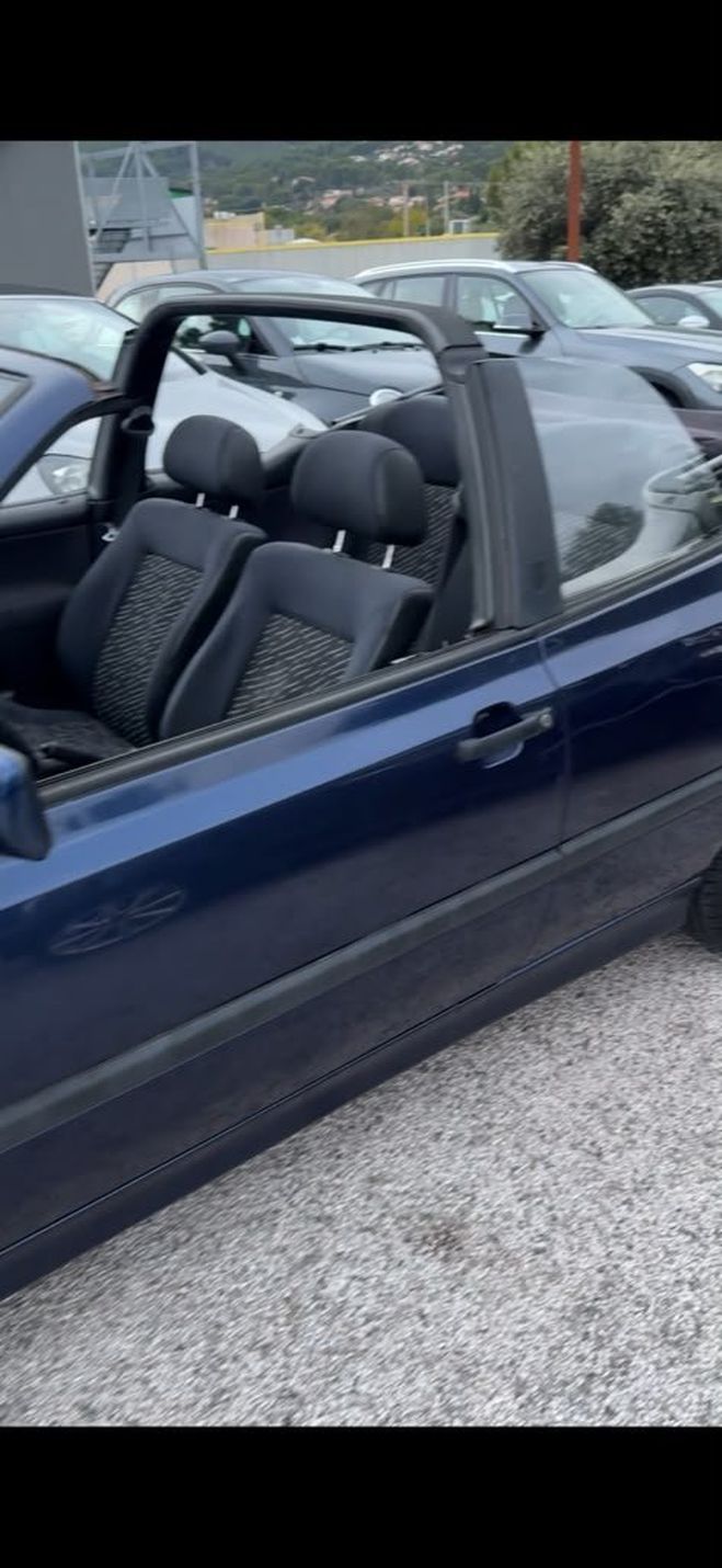 Volkswagen Golf III CABRIOLET 1.8 75CH COAST BLEU F de 1998