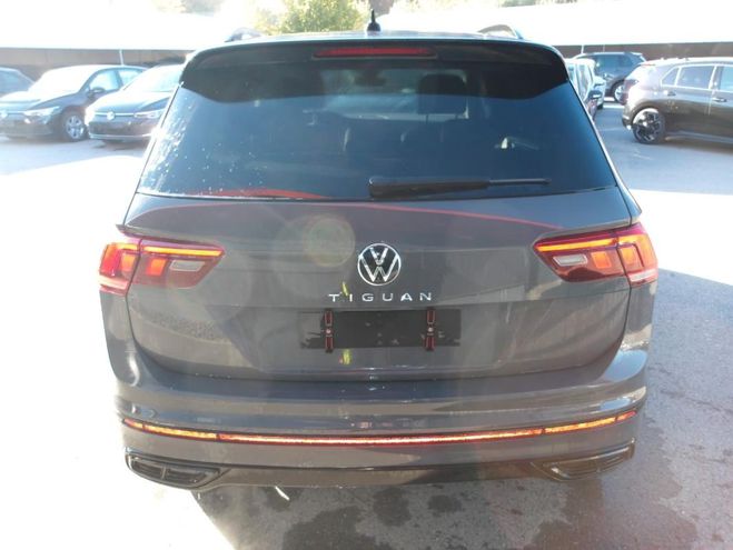 Volkswagen Tiguan R-Line 2.0 150 ch BVA gris de 2023