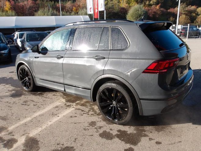 Volkswagen Tiguan R-Line 2.0 150 ch BVA gris de 2023