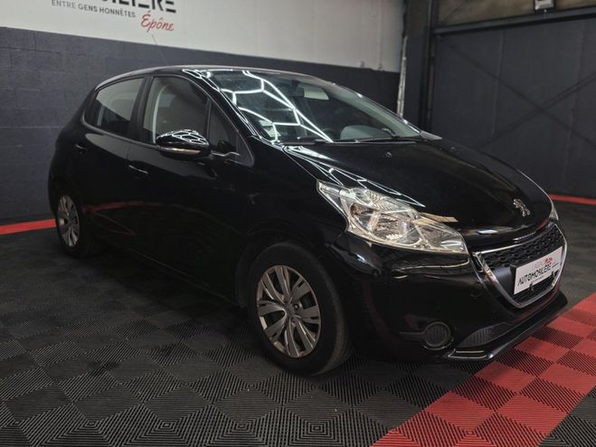 Peugeot 208 1.2 PureTech Style 82 Ch Noir de 2015