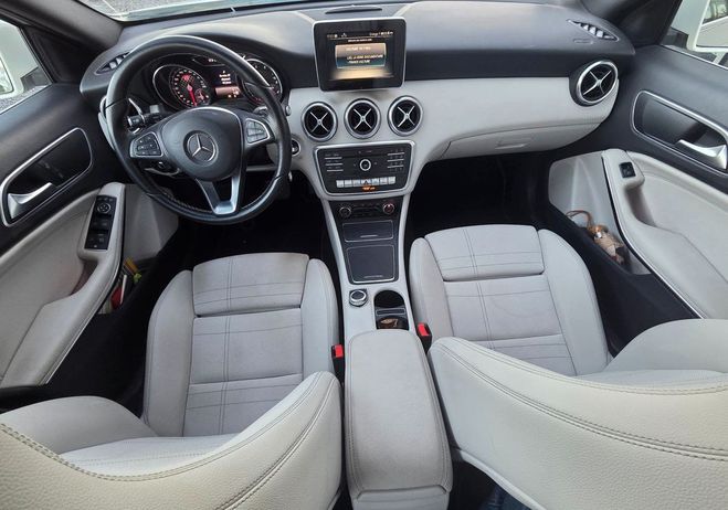 Mercedes Classe A 1.6 200 155 blueefficiency intuition 7g- Blanc de 2016
