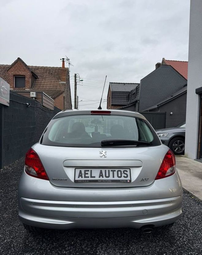 Peugeot 207 1.6 HDi 92 CH Gris de 2010